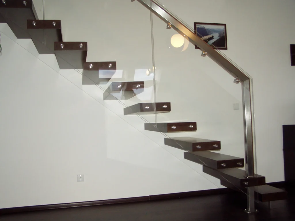 Cantilever stairs