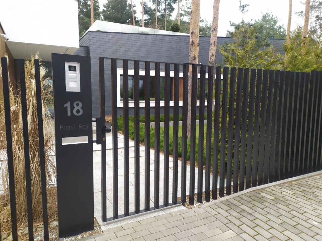 Požeminiai vartai moderniai vilai